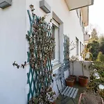Charming Apartment With Parking!