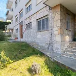 Charming Apartment With Parking!
